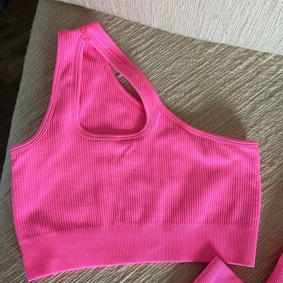 Pink set !!!!! - Picture 2 of 4